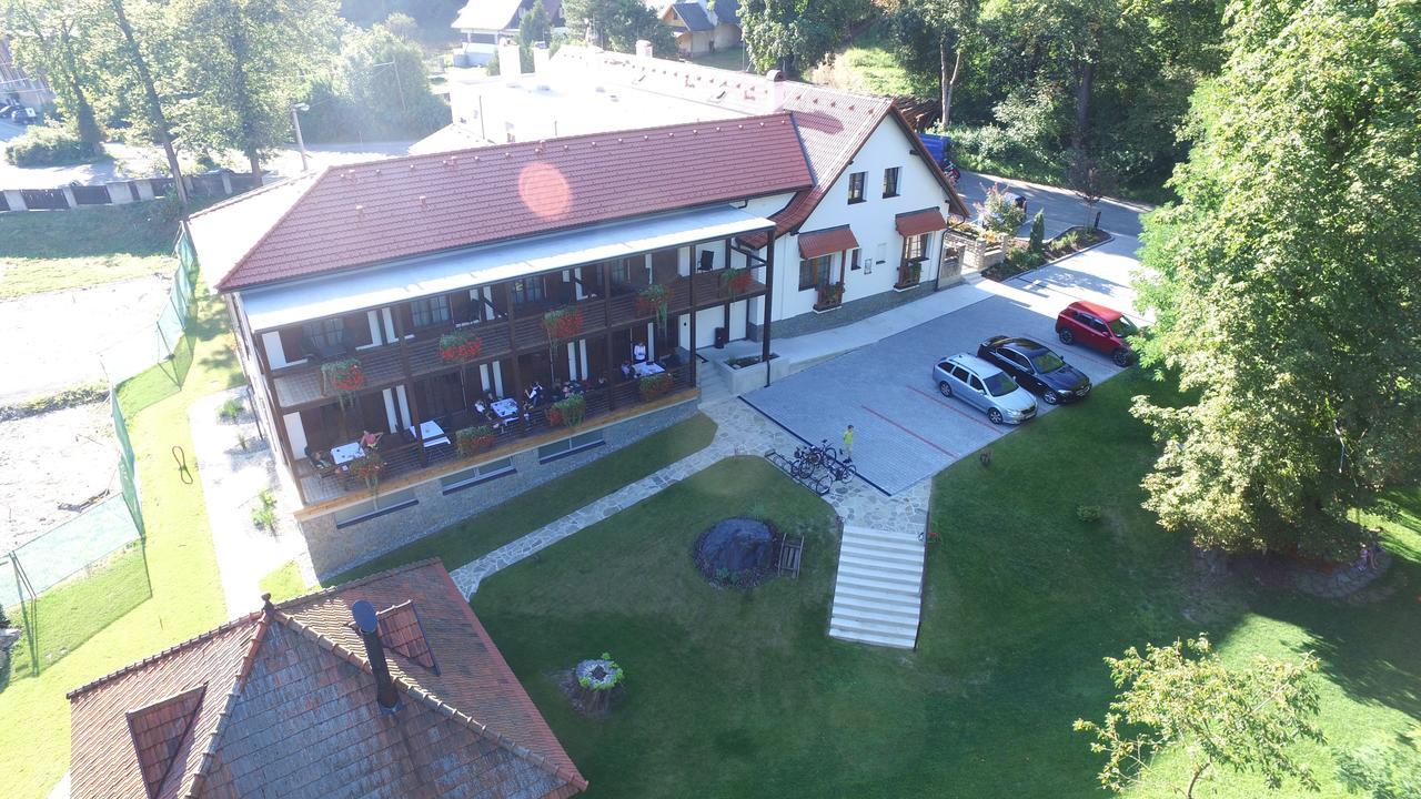 A Restaurace U Vychopnu Hotel 3*